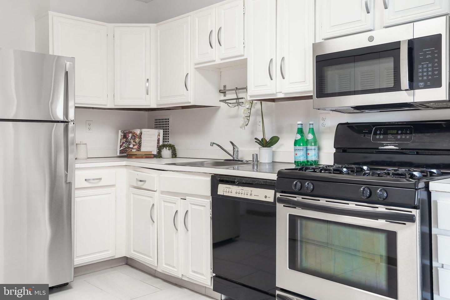 3701 S George Mason Dr #1602 Property Photo 19