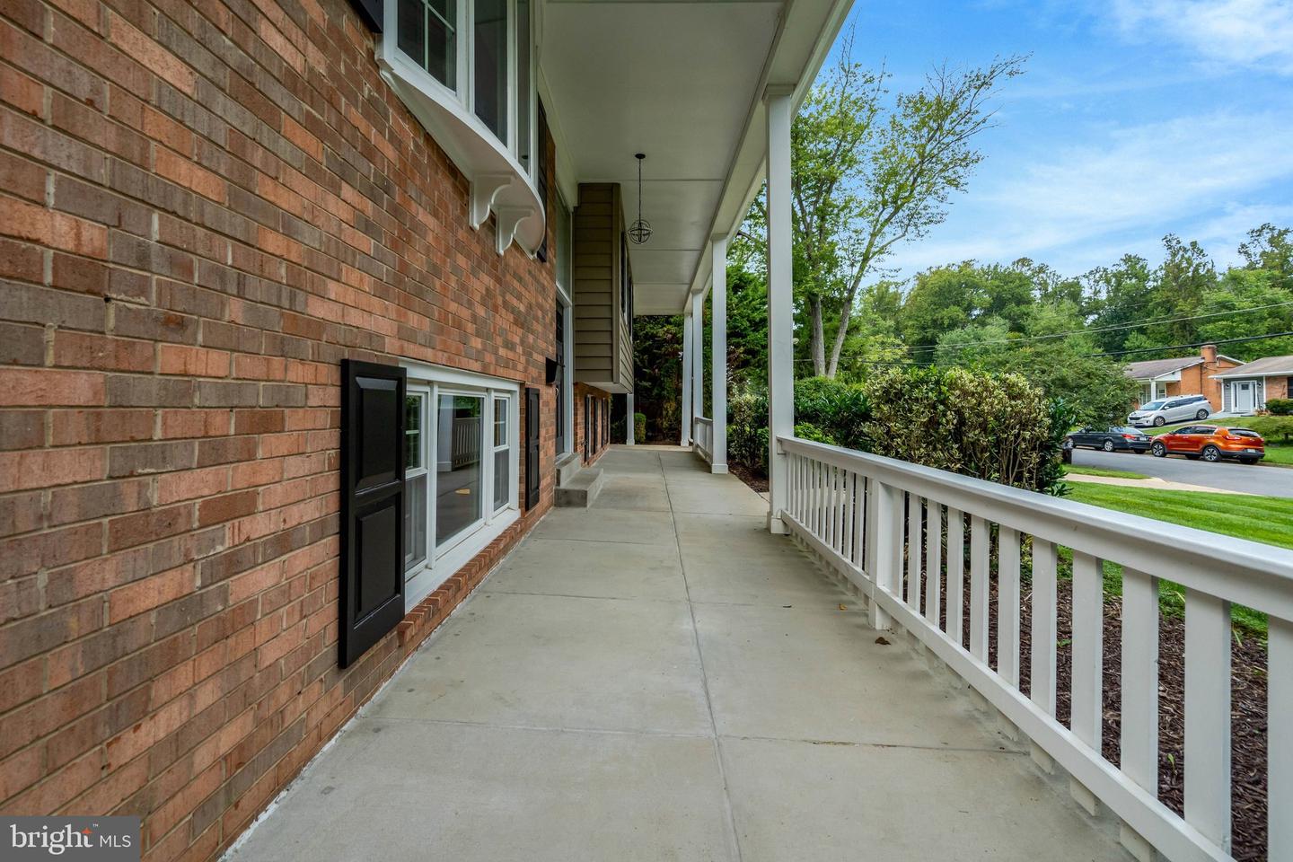 9301 Santayana Dr Property Photo 6