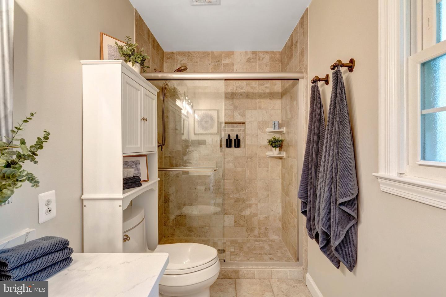 9301 Santayana Dr Property Photo 28