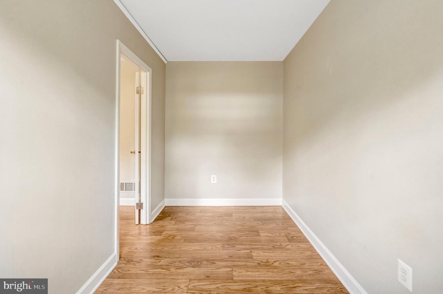 9301 Santayana Dr Property Photo 46