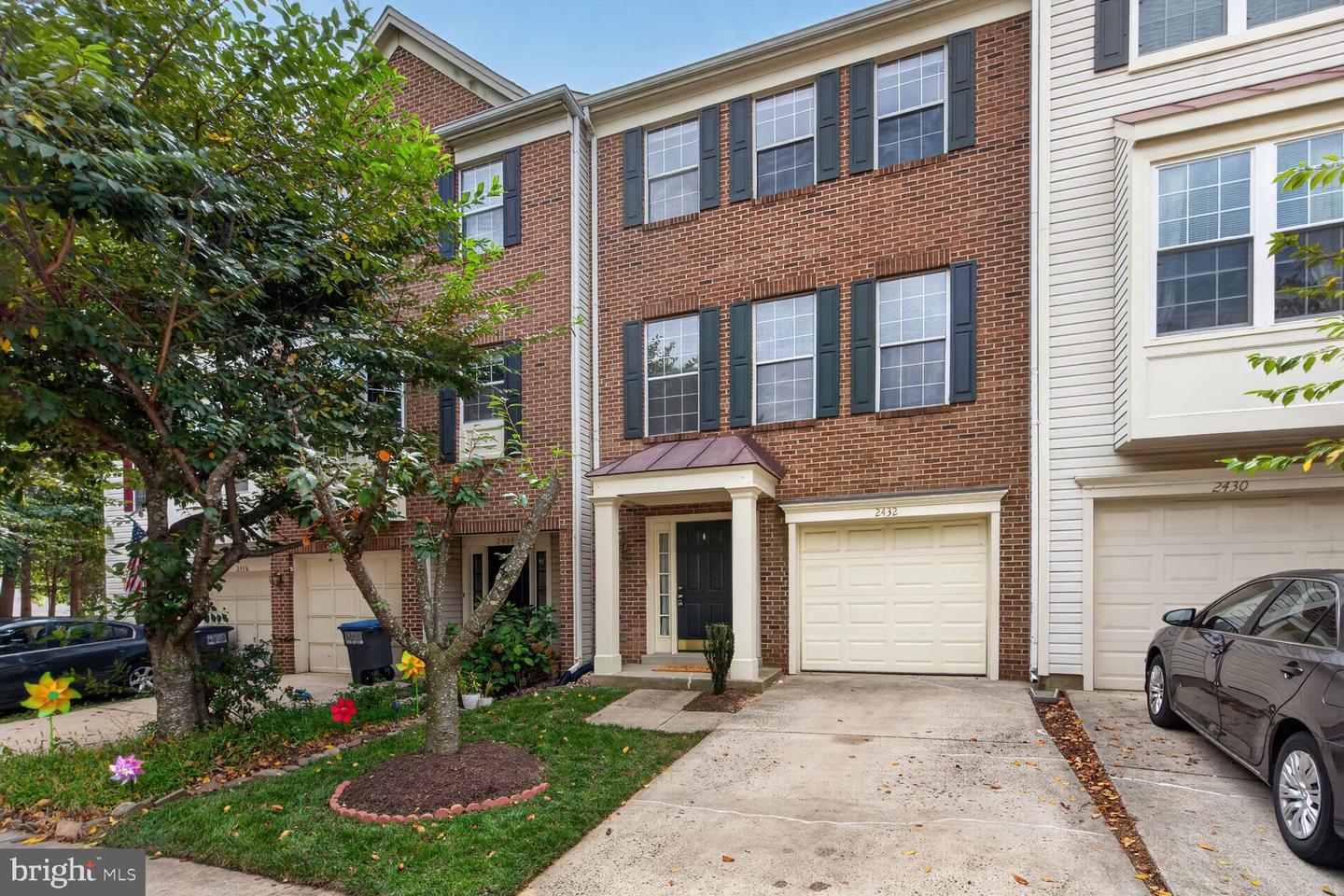 2432 CLOVER FIELD CIR Property Photo 1