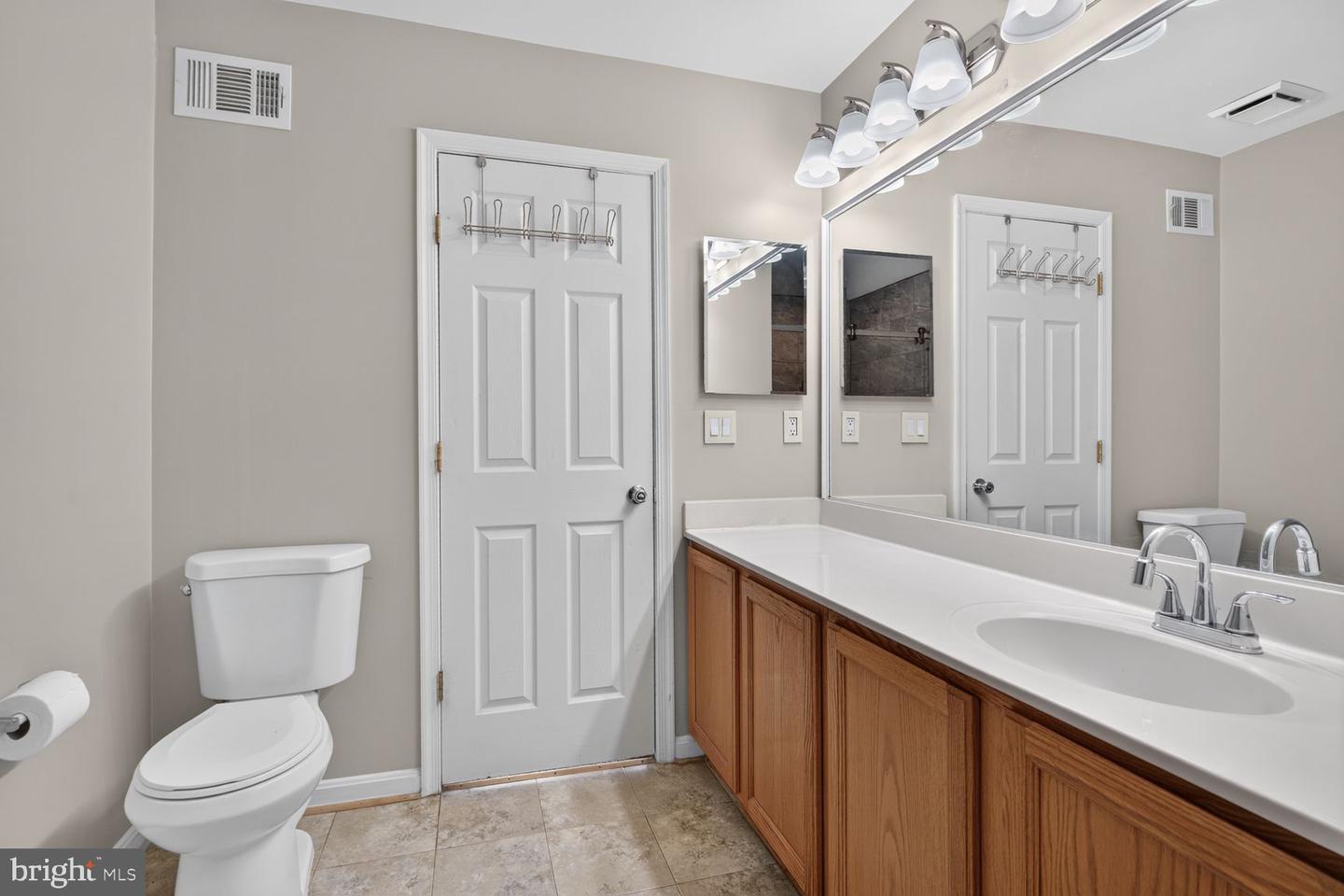 2432 Clover Field Cir Property Photo 15