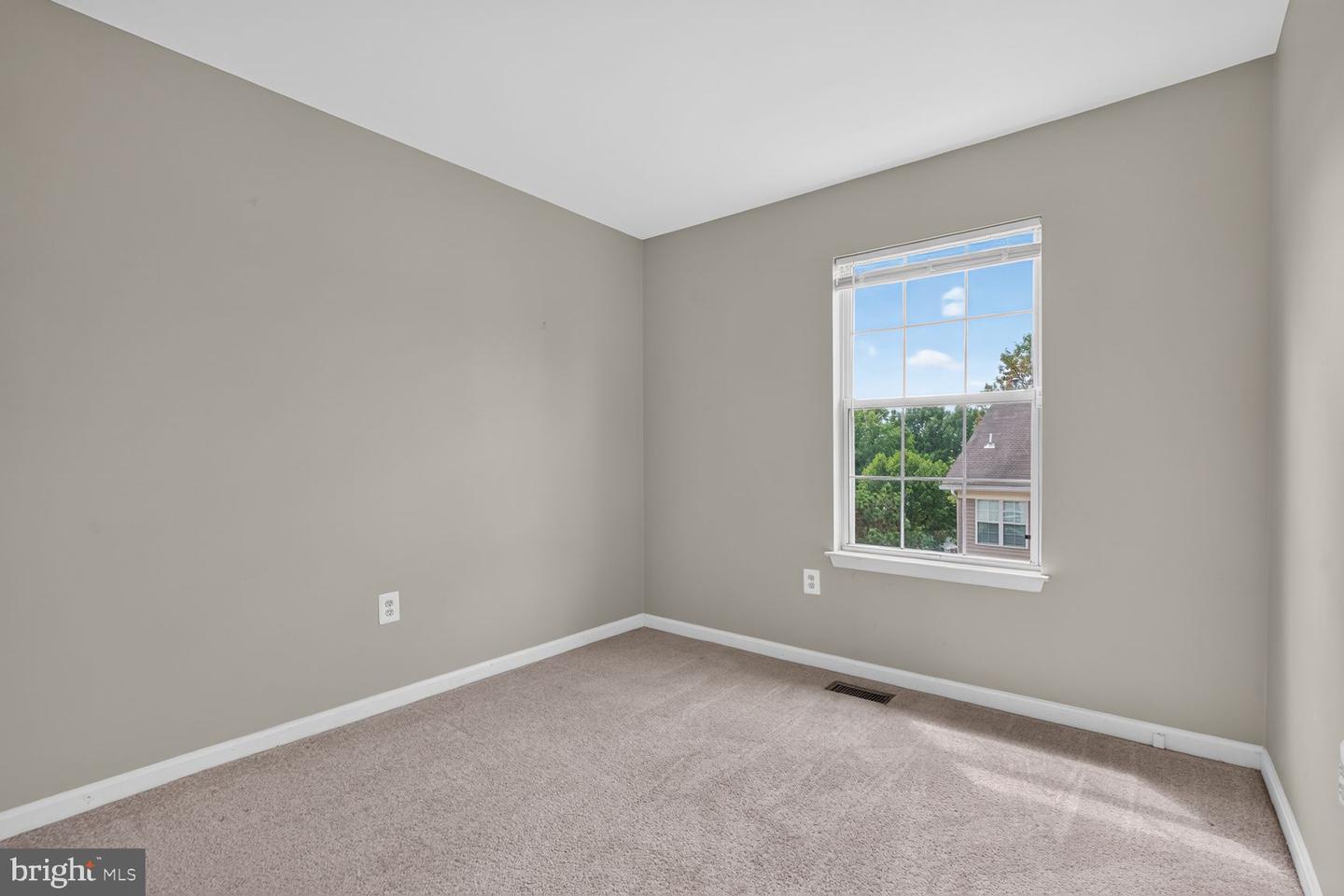 2432 Clover Field Cir Property Photo 16
