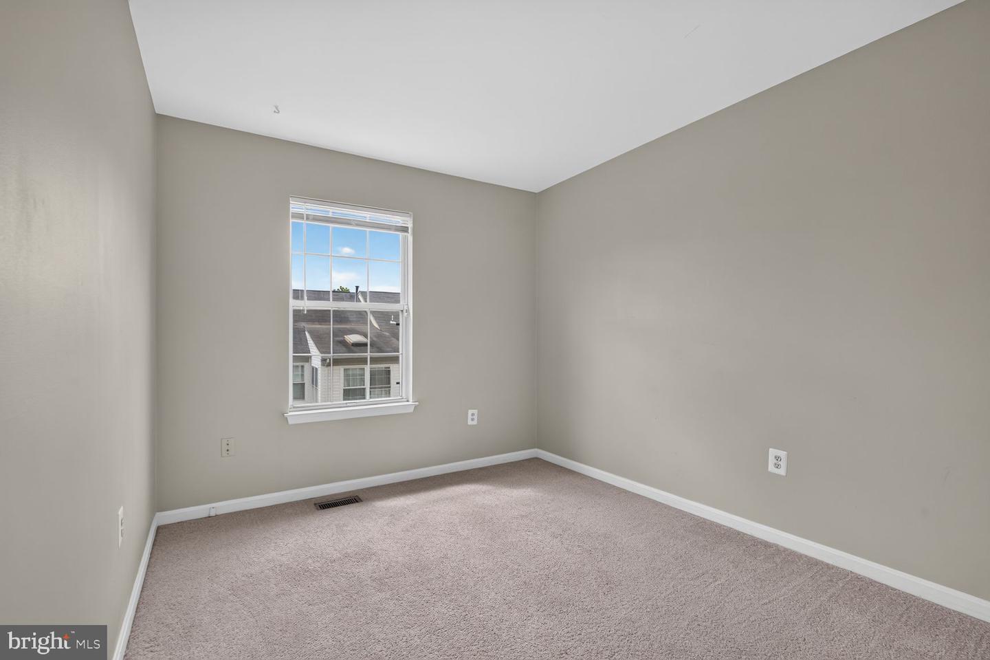 2432 Clover Field Cir Property Photo 17