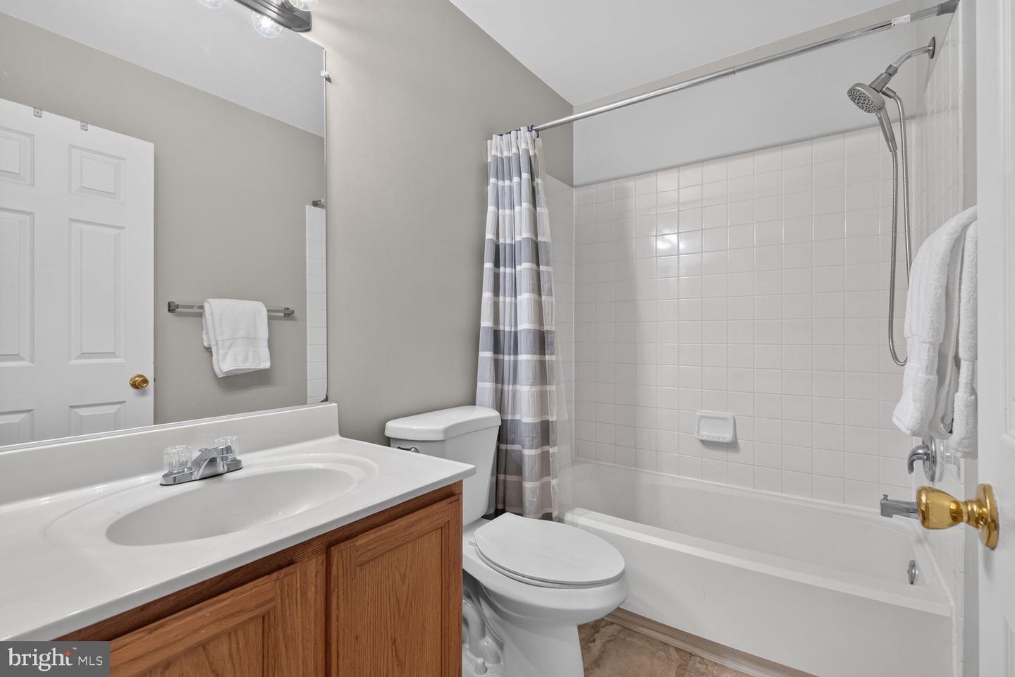 2432 Clover Field Cir Property Photo 18
