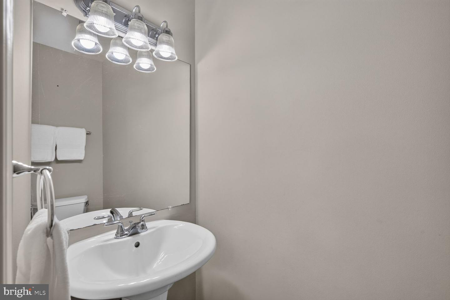 2432 Clover Field Cir Property Photo 24