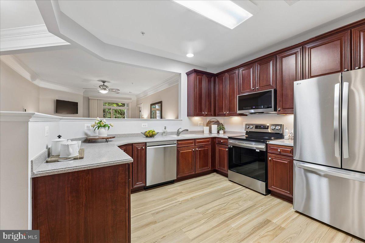 7880 Rolling Woods Ct #2103 Property Photo 6