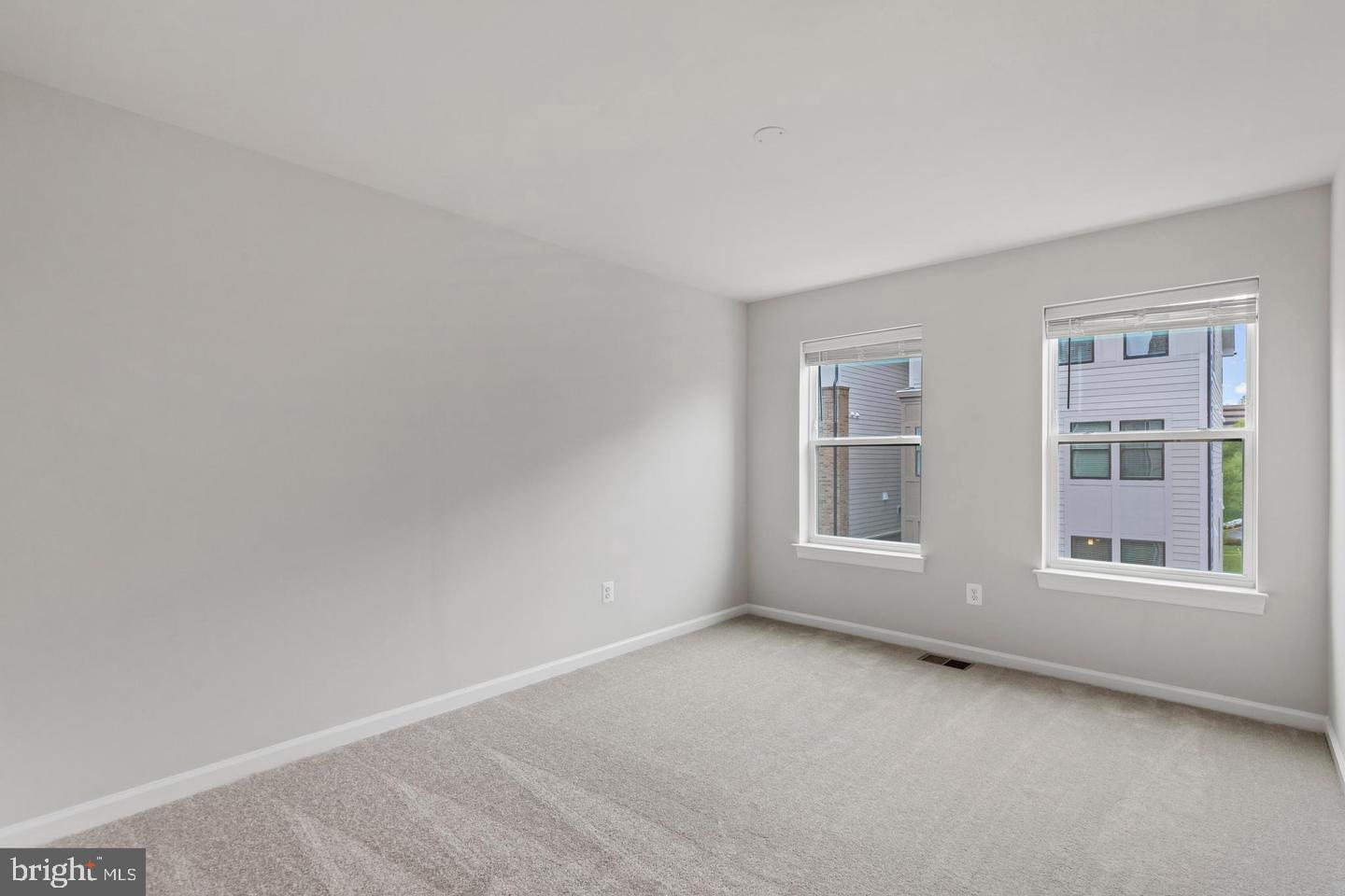 2400 Stella Pl Property Photo 24