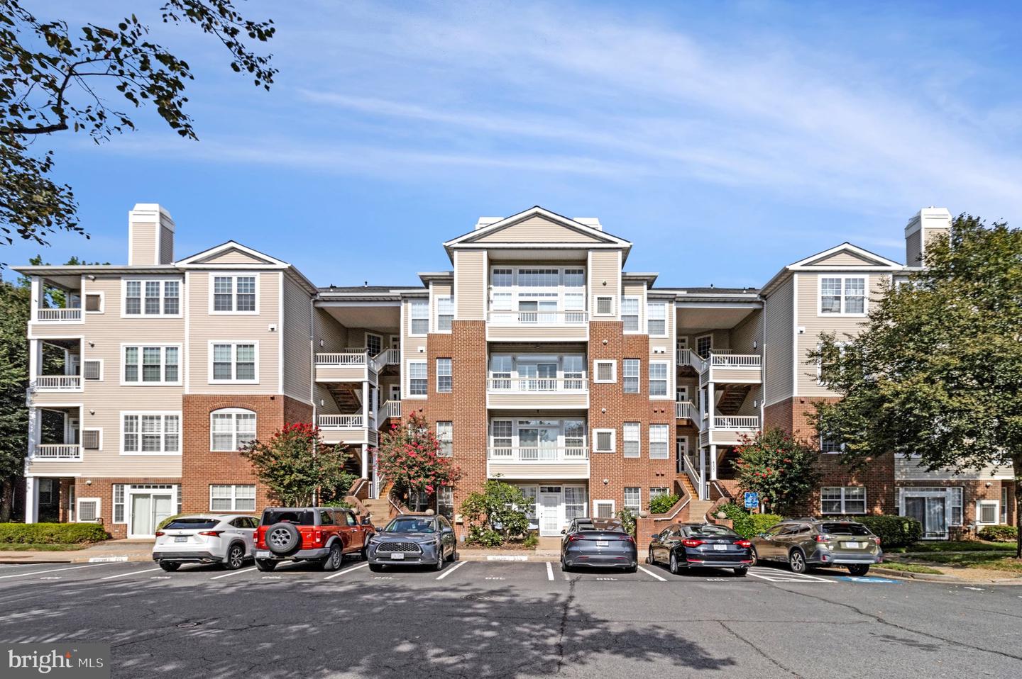 4200 Mozart Brigade Ln #w Property Photo 1