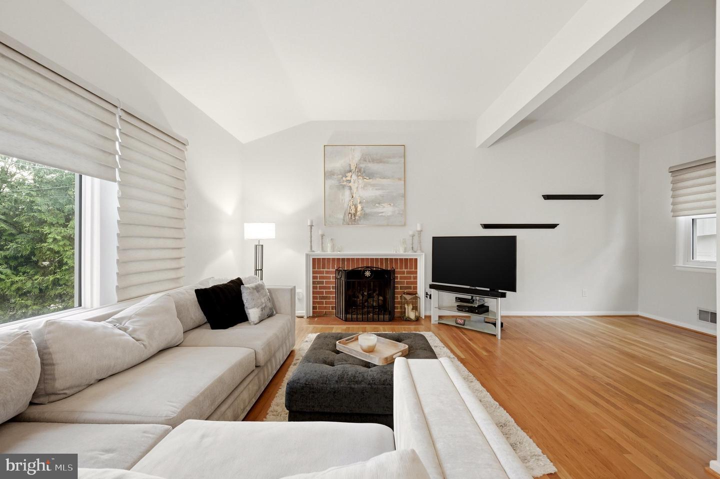 1825 Dalmation Dr Property Photo 25