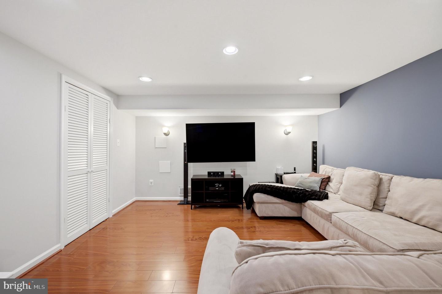 1825 Dalmation Dr Property Photo 42
