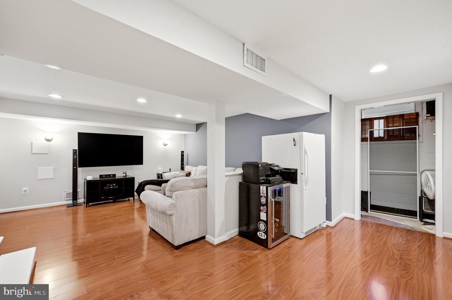 1825 Dalmation Dr Property Photo 44