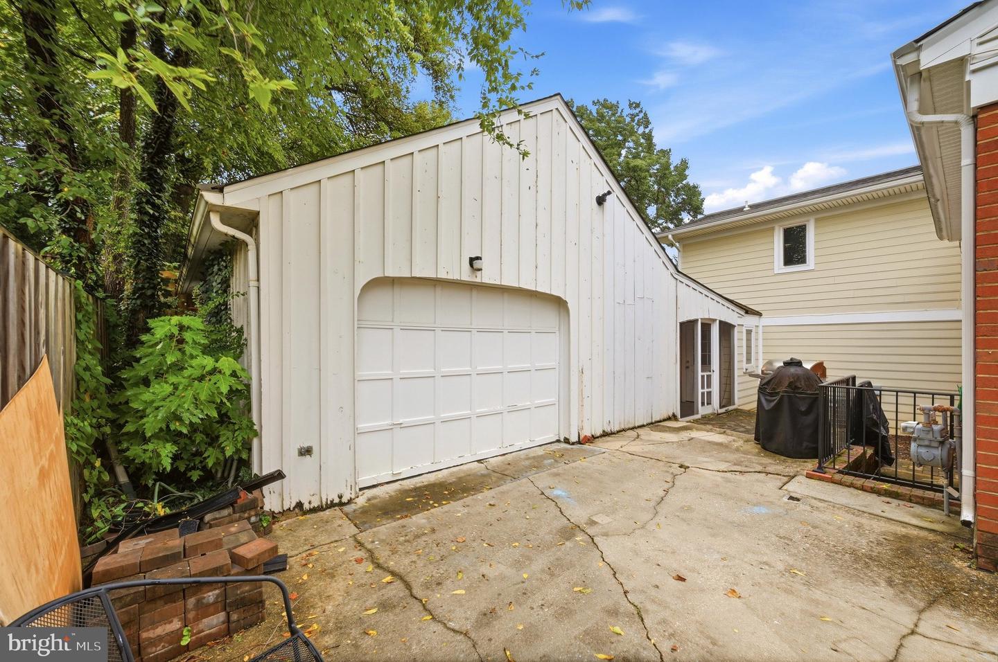 1825 Dalmation Dr Property Photo 48