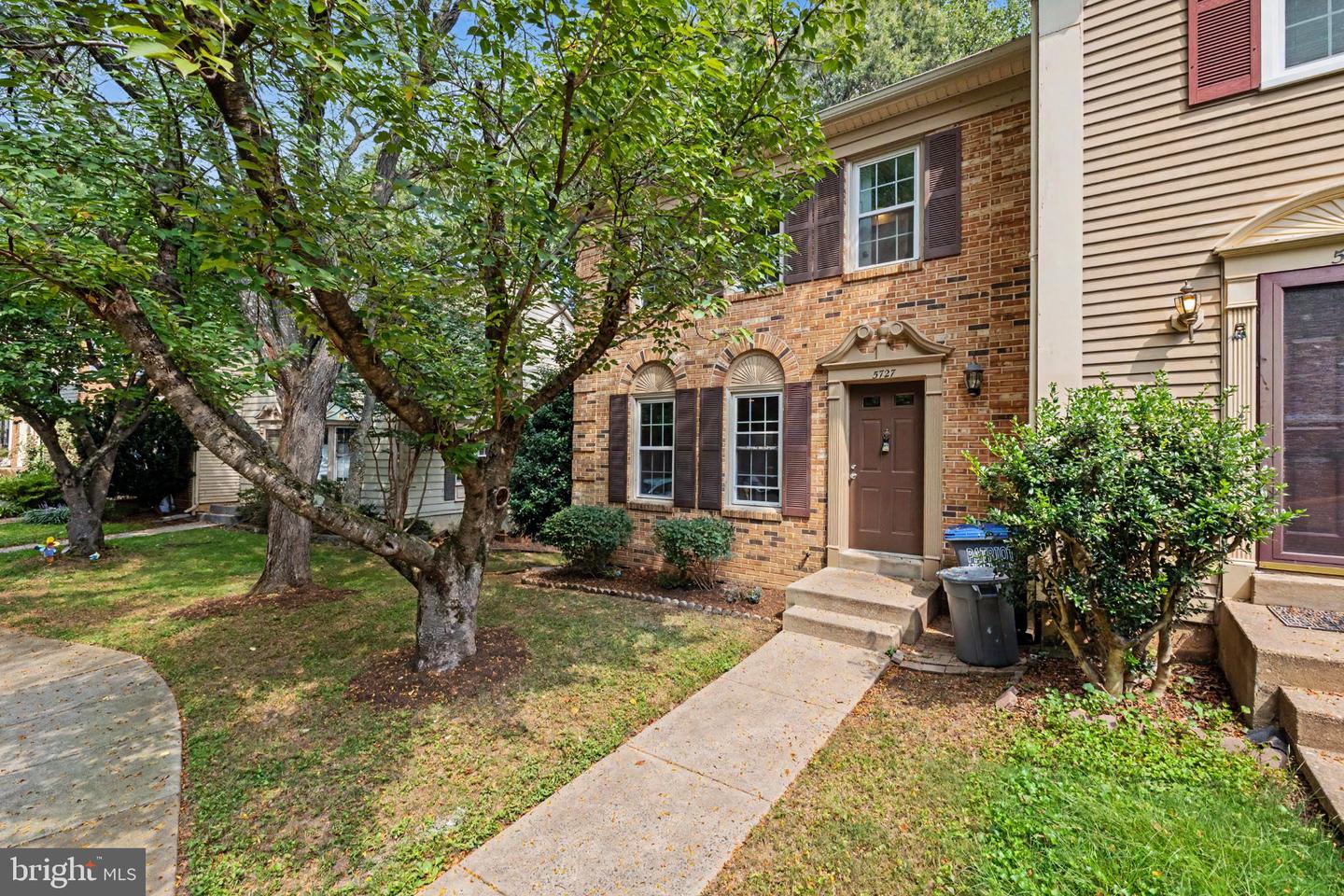5727 Oakshore Ct Property Photo 4