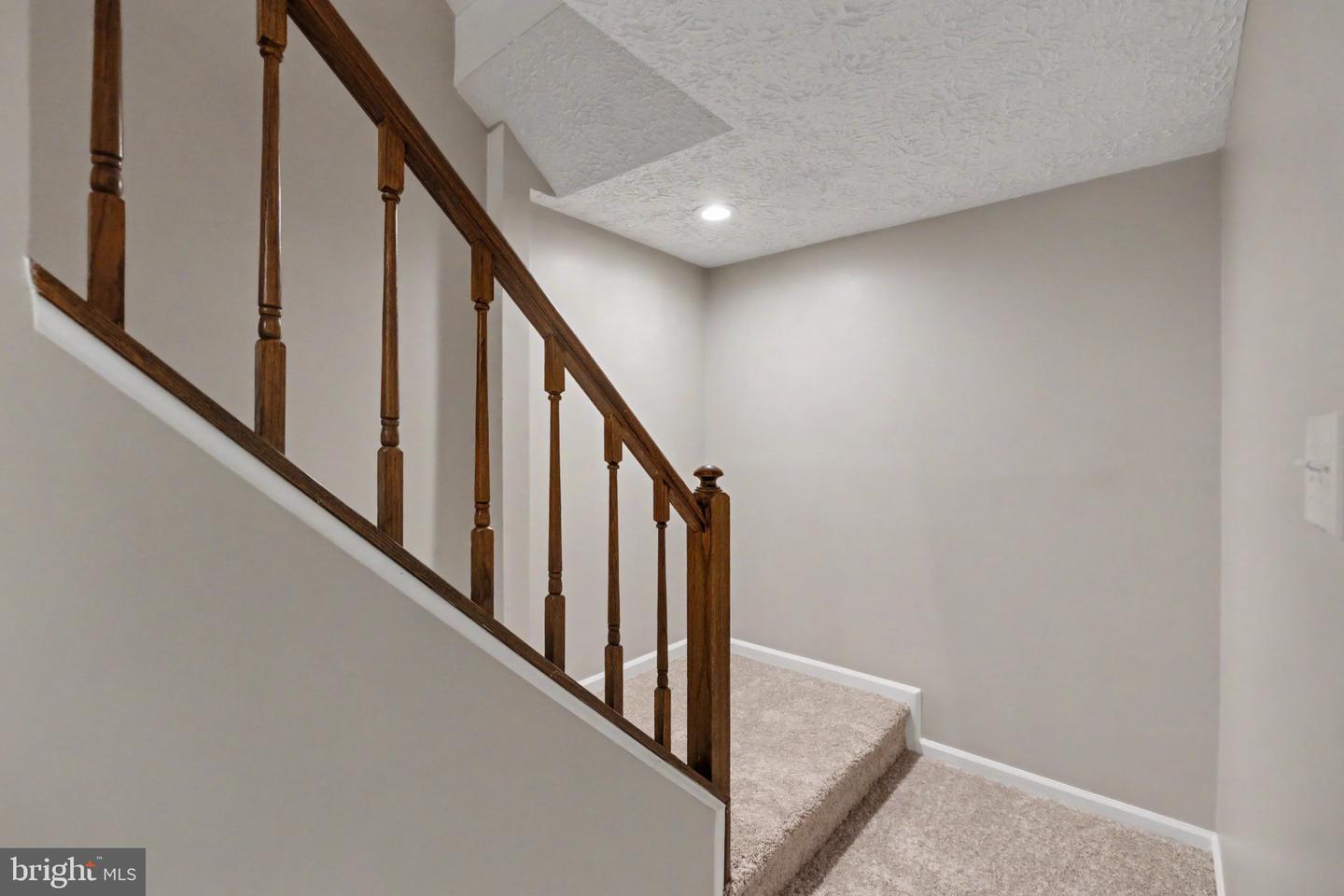 5727 Oakshore Ct Property Photo 33