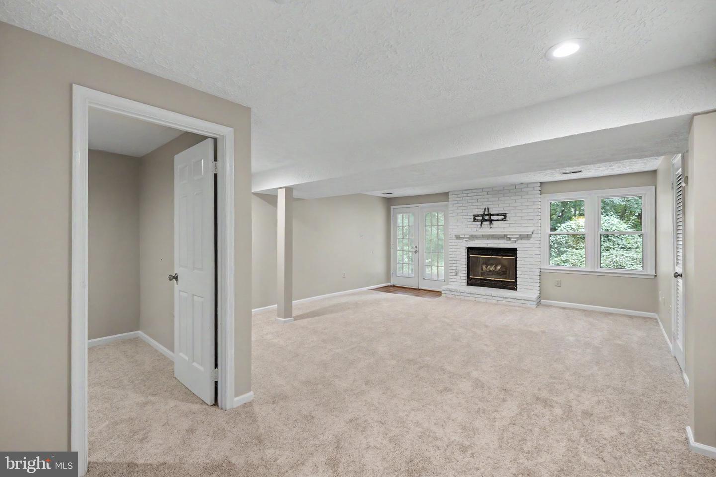 5727 Oakshore Ct Property Photo 34