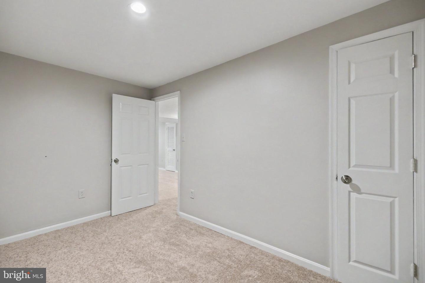 5727 Oakshore Ct Property Photo 39