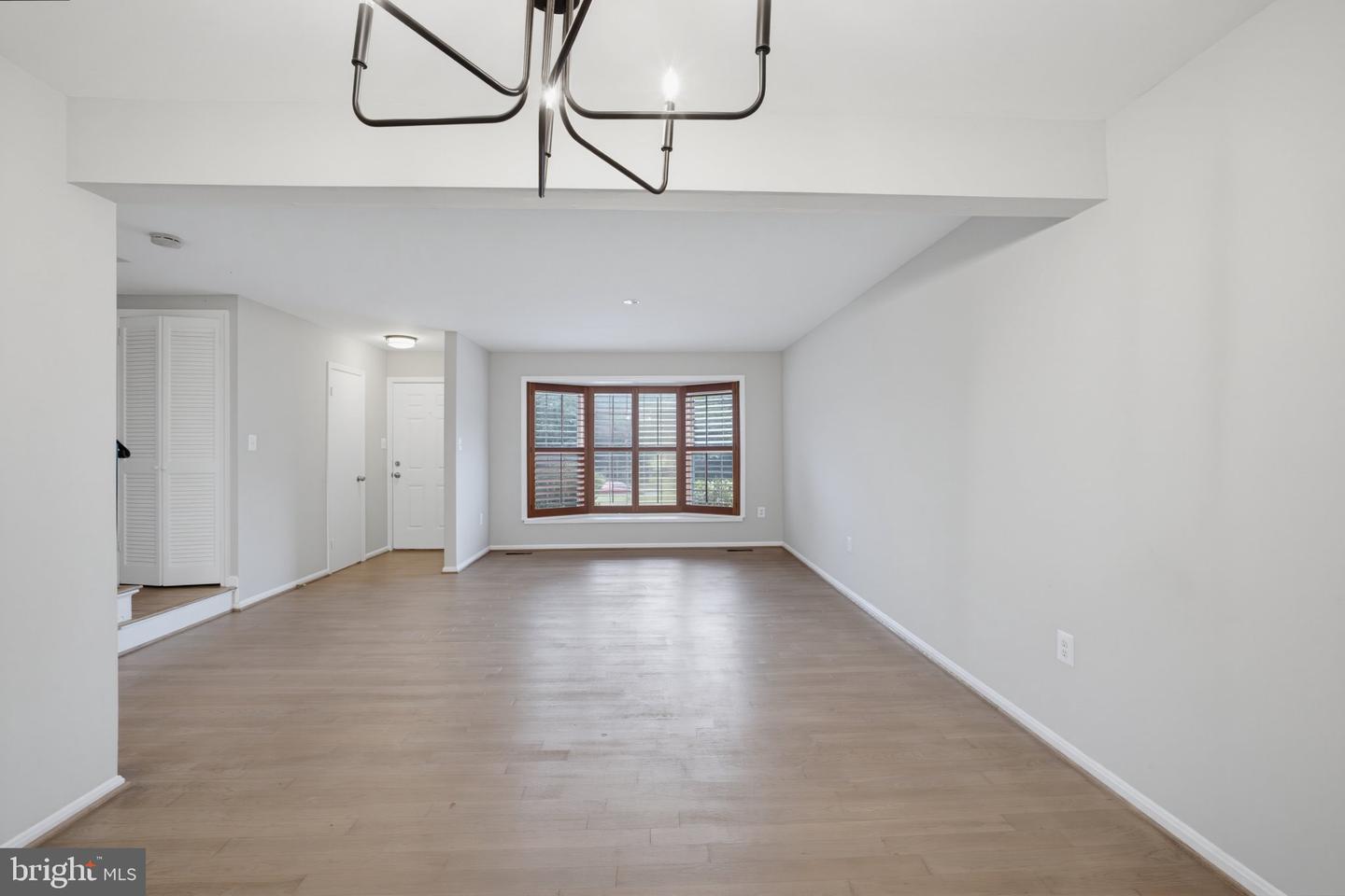 9904 Longford Ct Property Photo 8