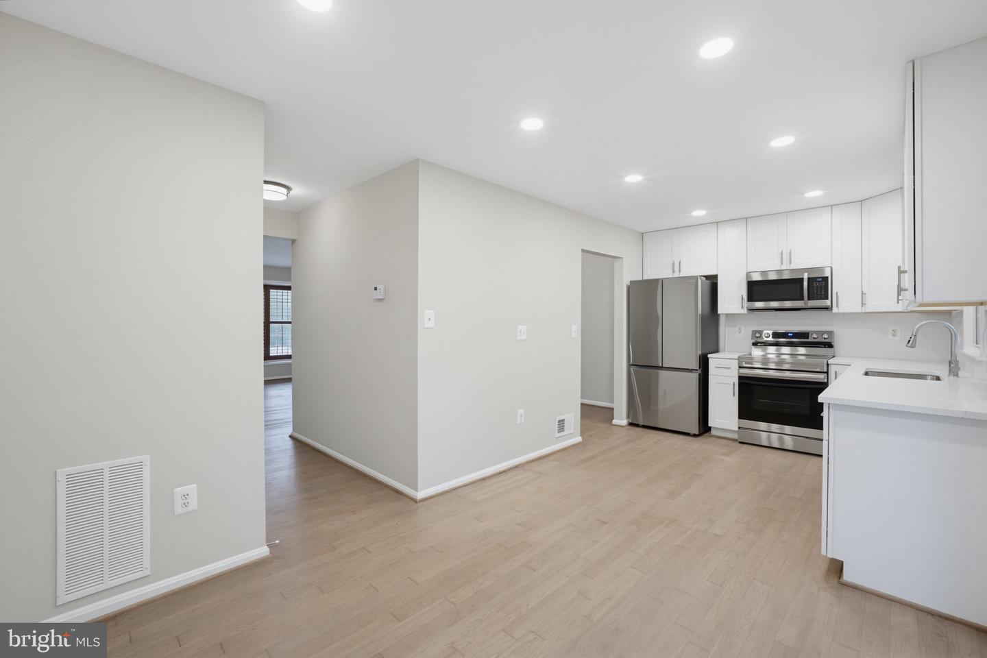 9904 Longford Ct Property Photo 11