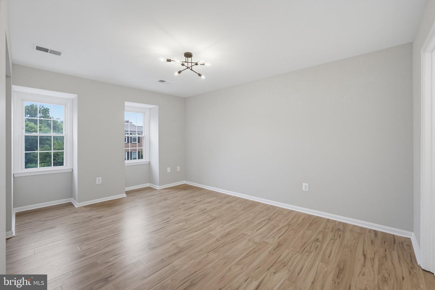 9904 Longford Ct Property Photo 17