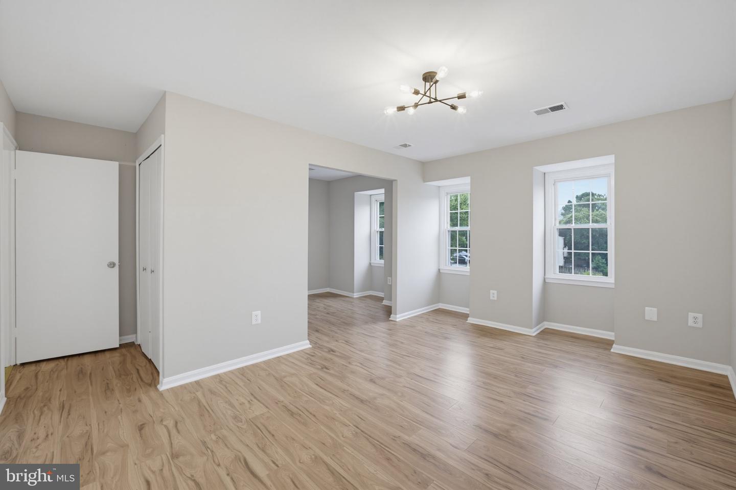 9904 Longford Ct Property Photo 18
