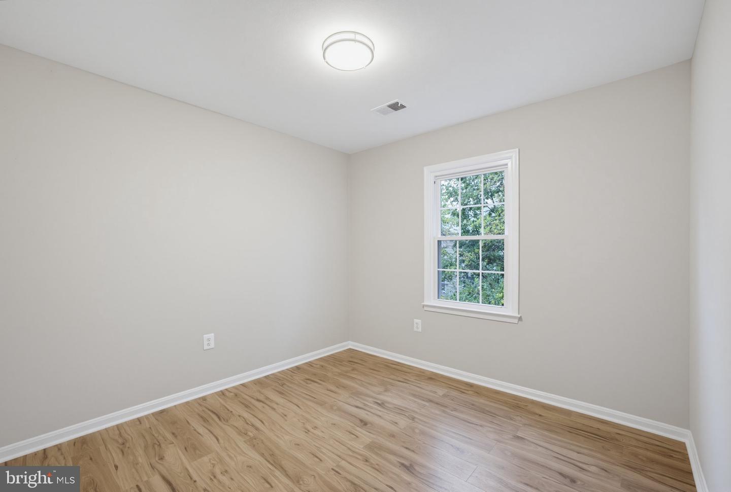 9904 Longford Ct Property Photo 23