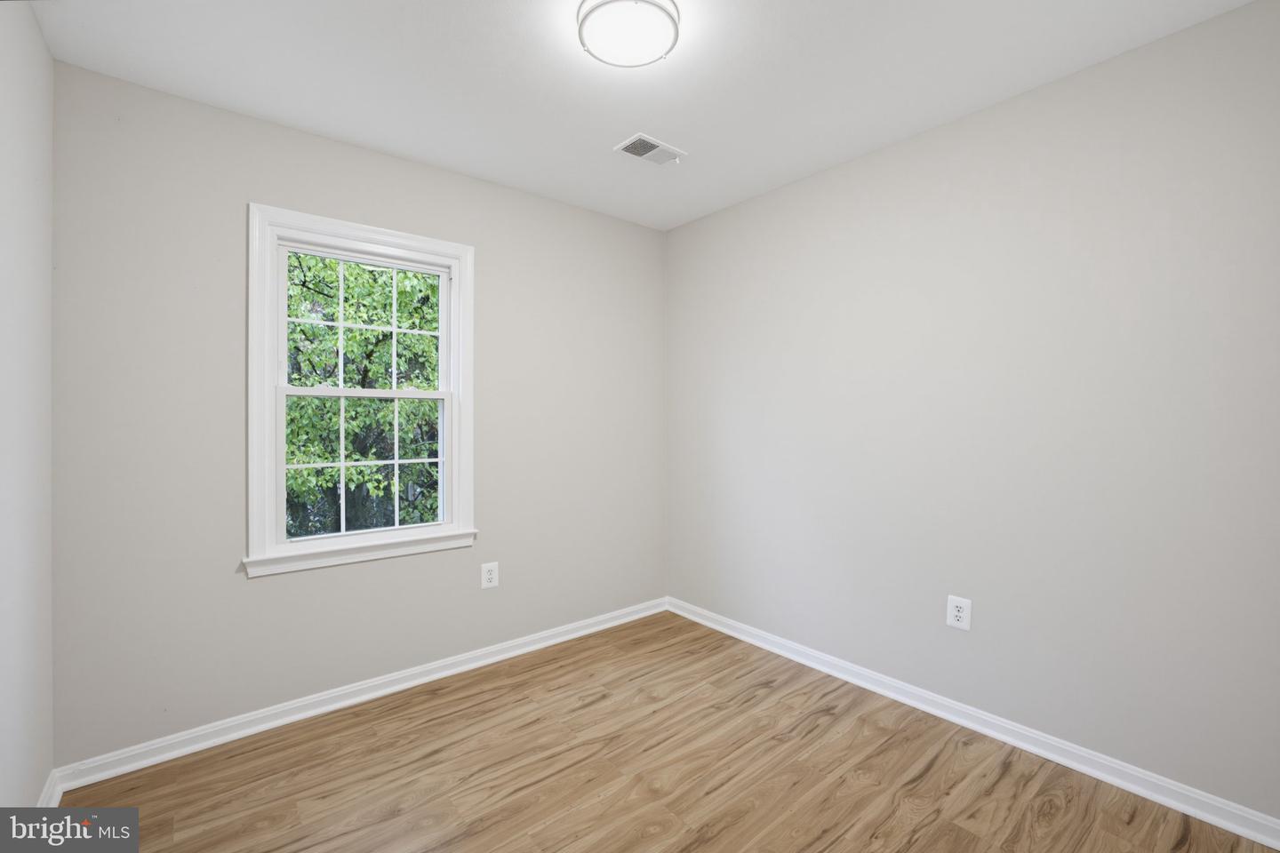 9904 Longford Ct Property Photo 25