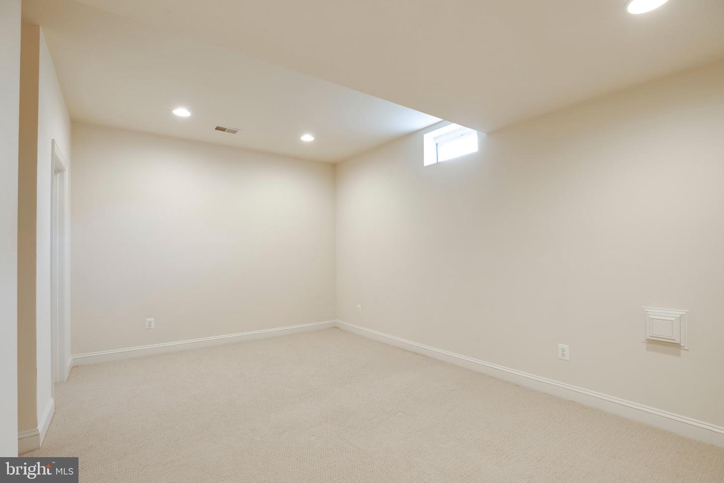 4506 Arniel Pl Property Photo 75
