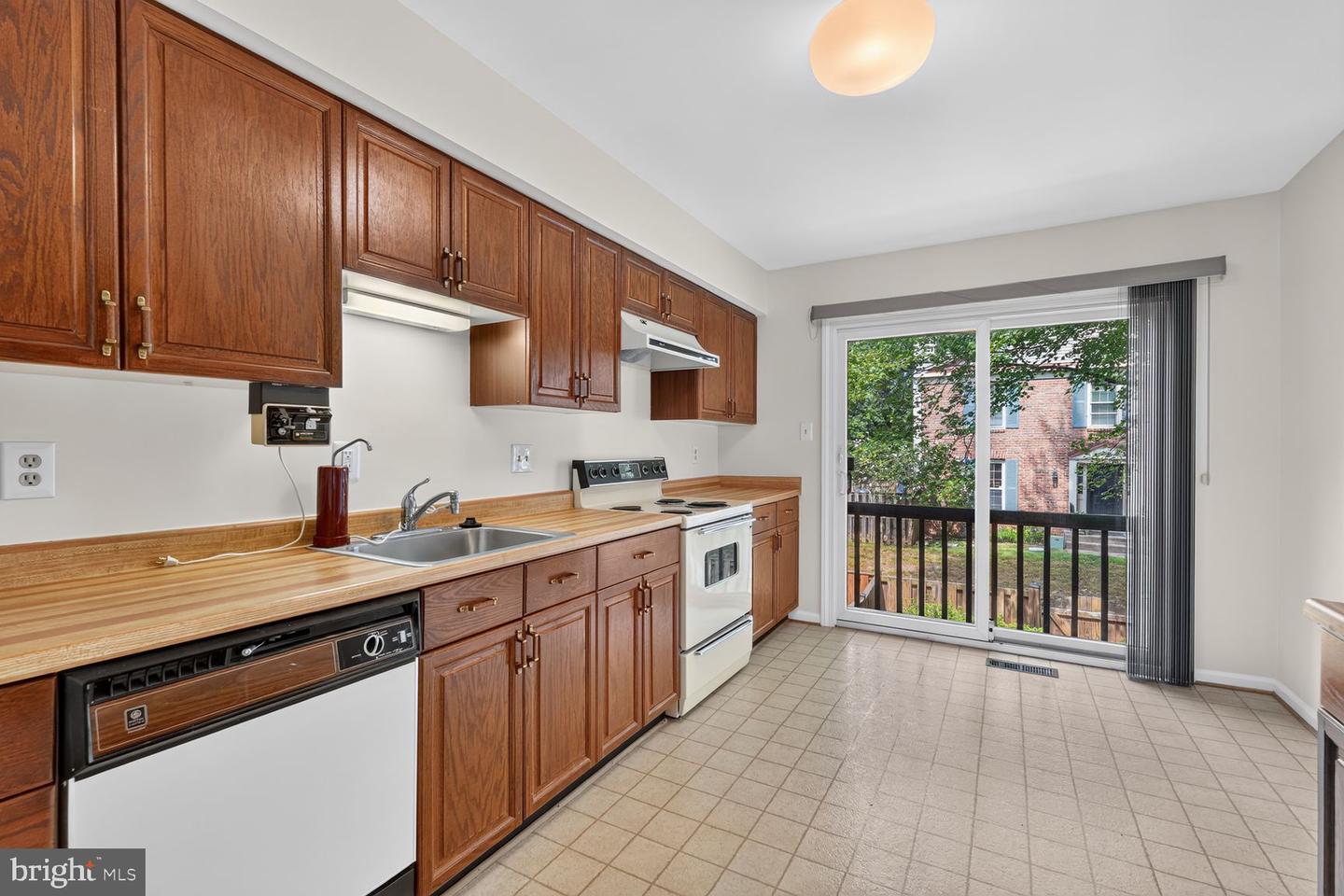 6548 Bermuda Green Ct Property Photo 9