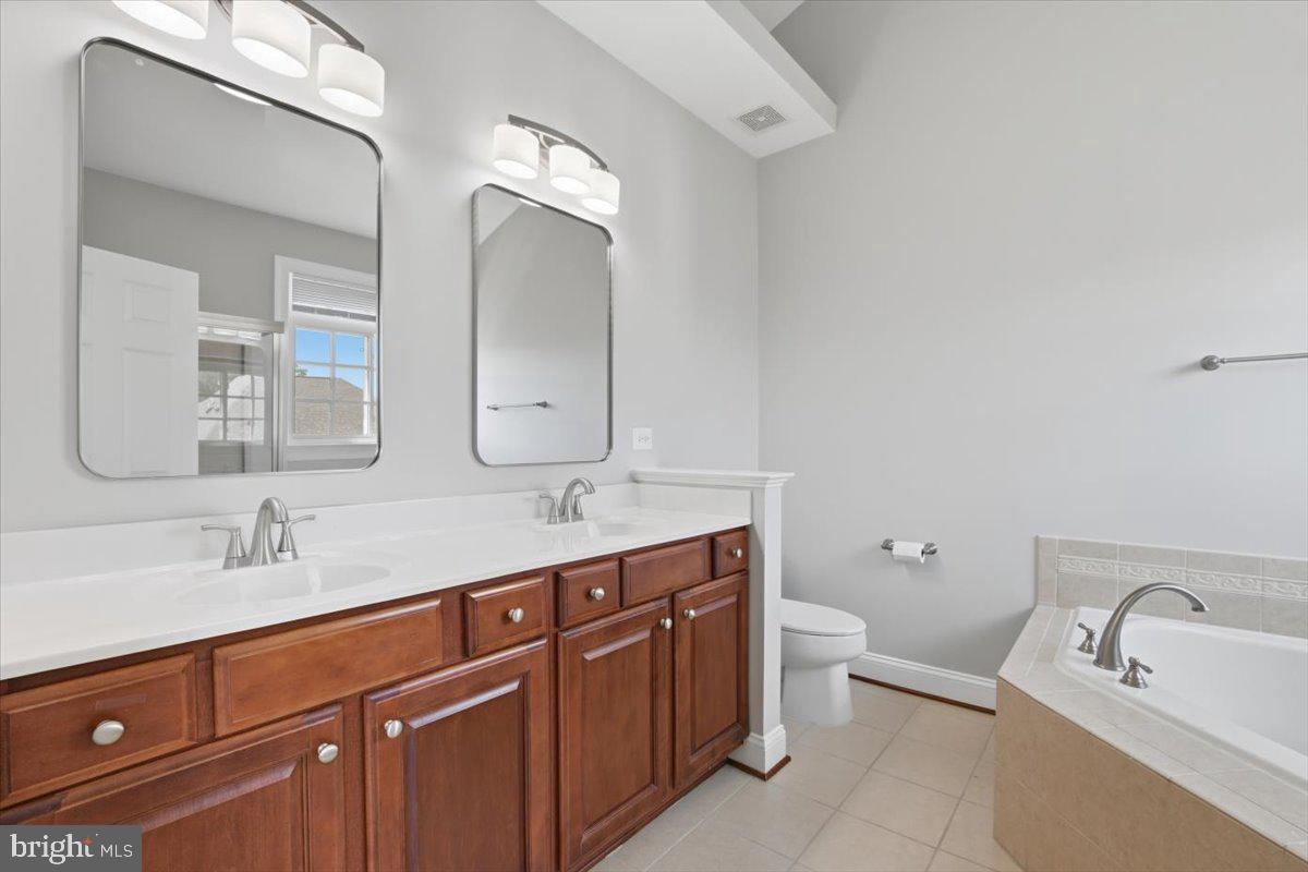 4363 Patriot Park Ct Property Photo 32