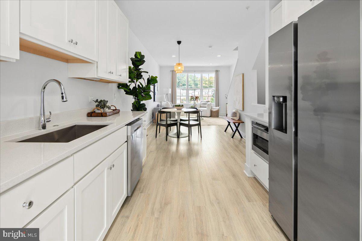 7371 Arlington Blvd Property Photo 11