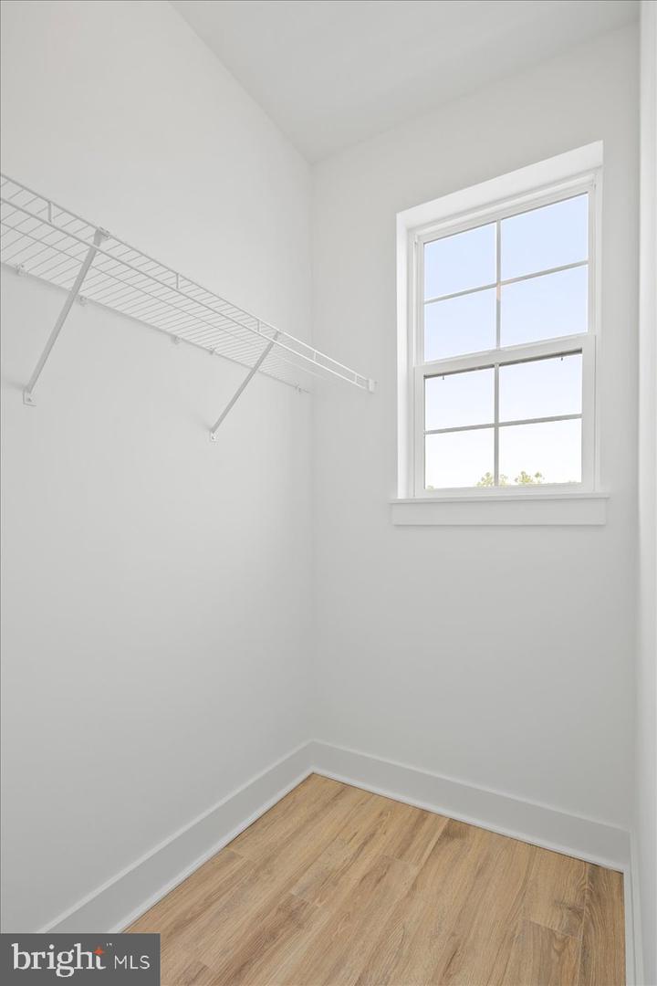 7371 Arlington Blvd Property Photo 29