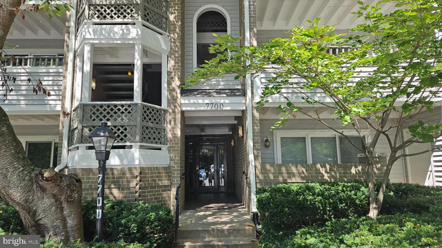 7700 LAFAYETTE FOREST DR #22