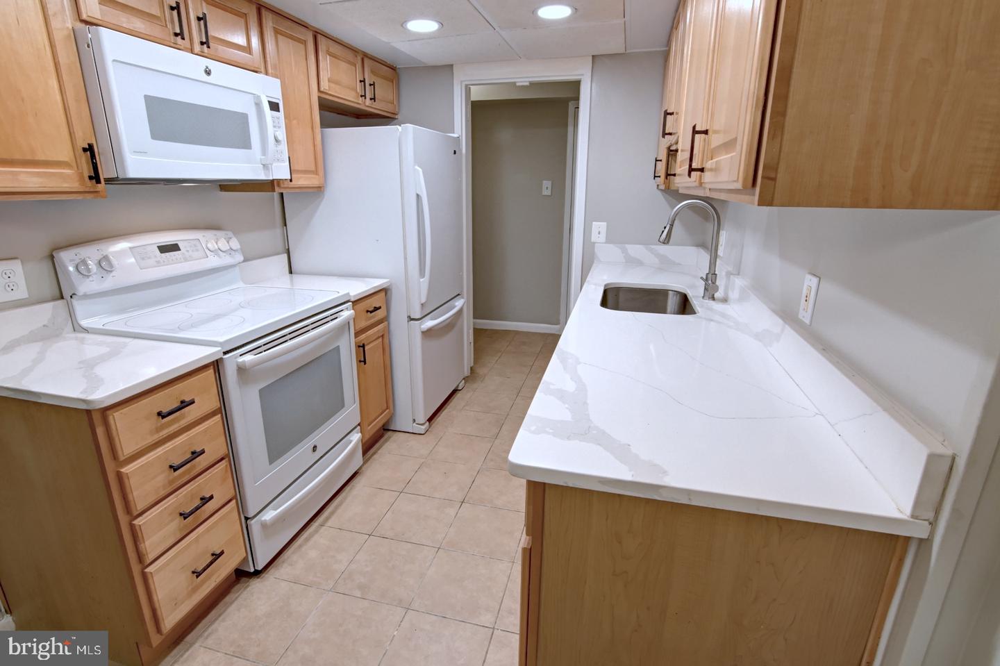 11658 Stoneview Sq #2b Property Photo 6
