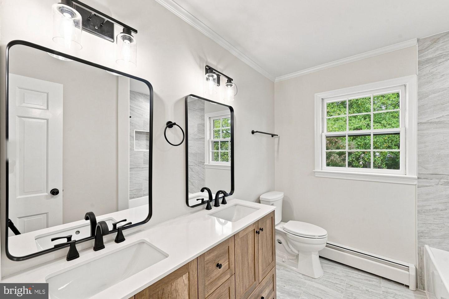 405 Colin Ln Nw Property Photo 4