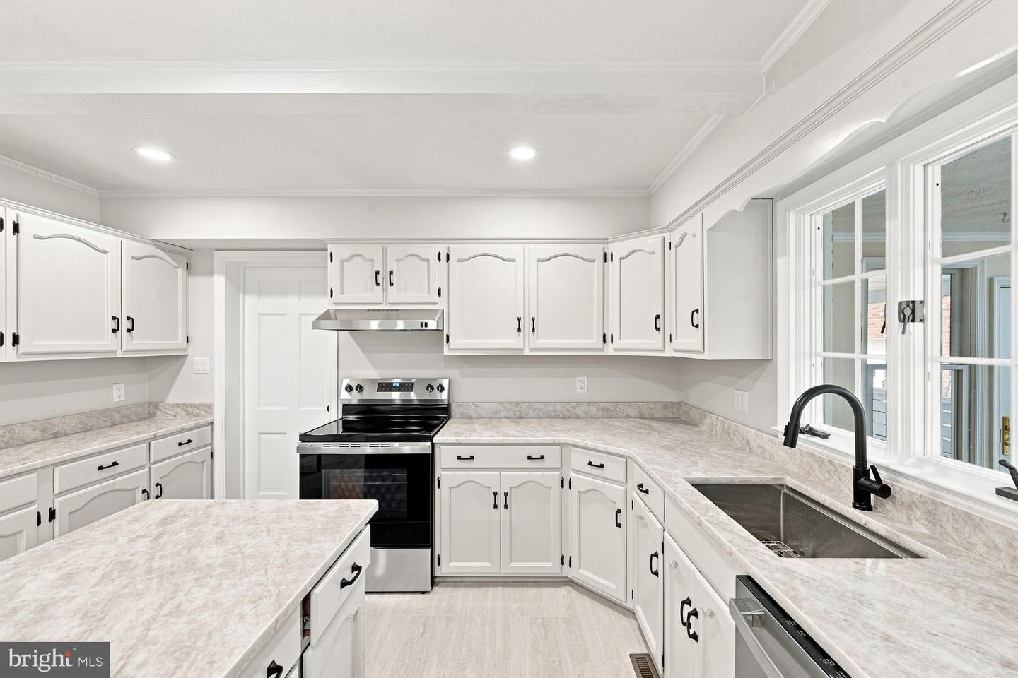 405 Colin Ln Nw Property Photo 18