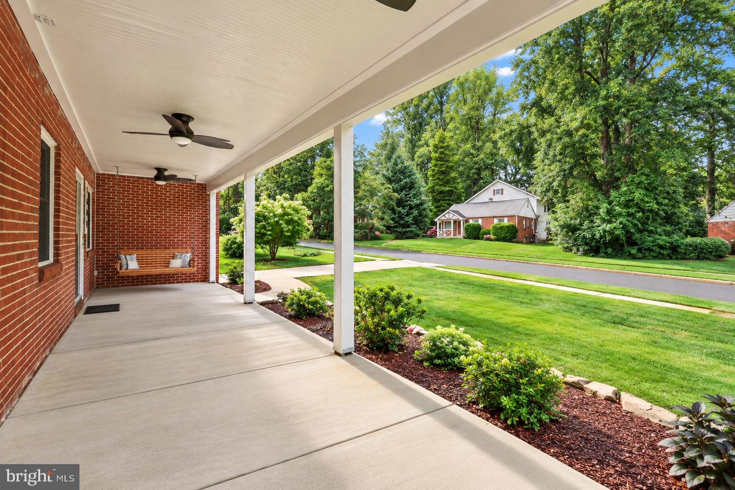 7609 Burnside Ct Property Photo 4