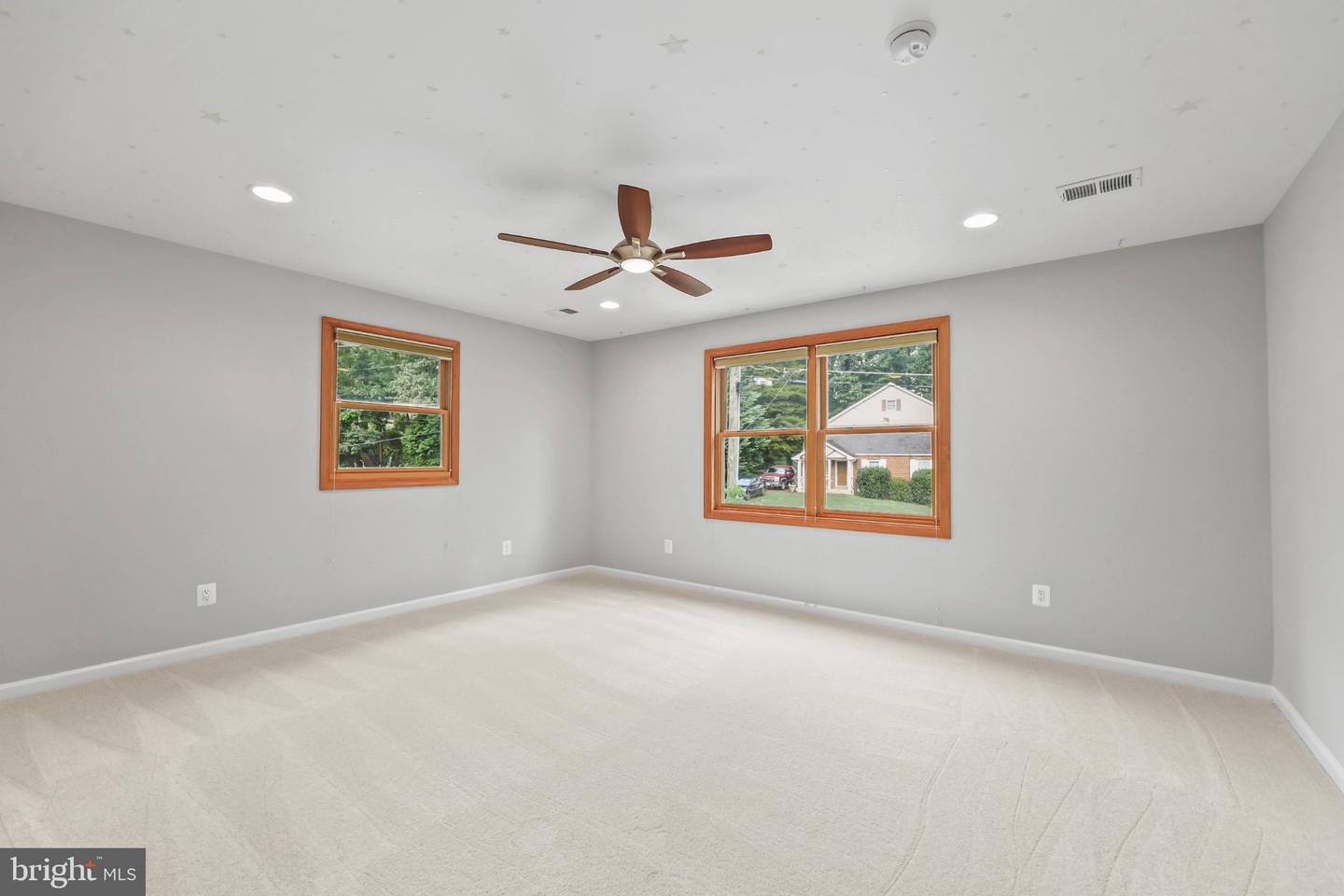7609 Burnside Ct Property Photo 29
