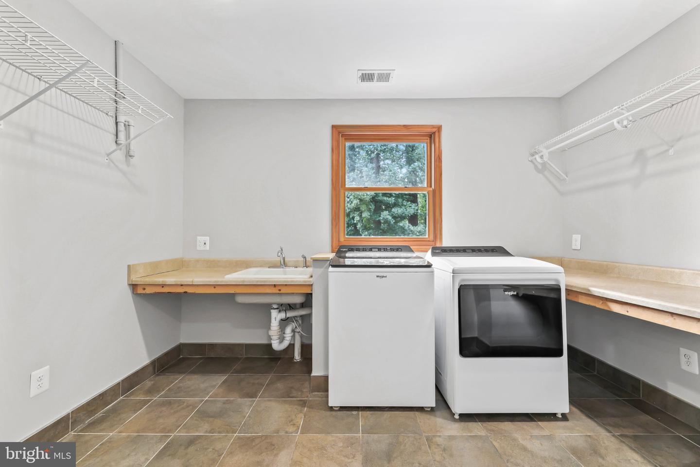 7609 Burnside Ct Property Photo 33