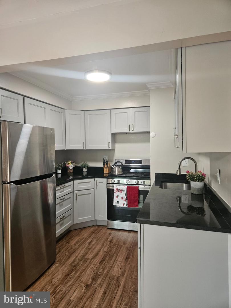 4415 Briarwood Ct N #45 Property Photo 3