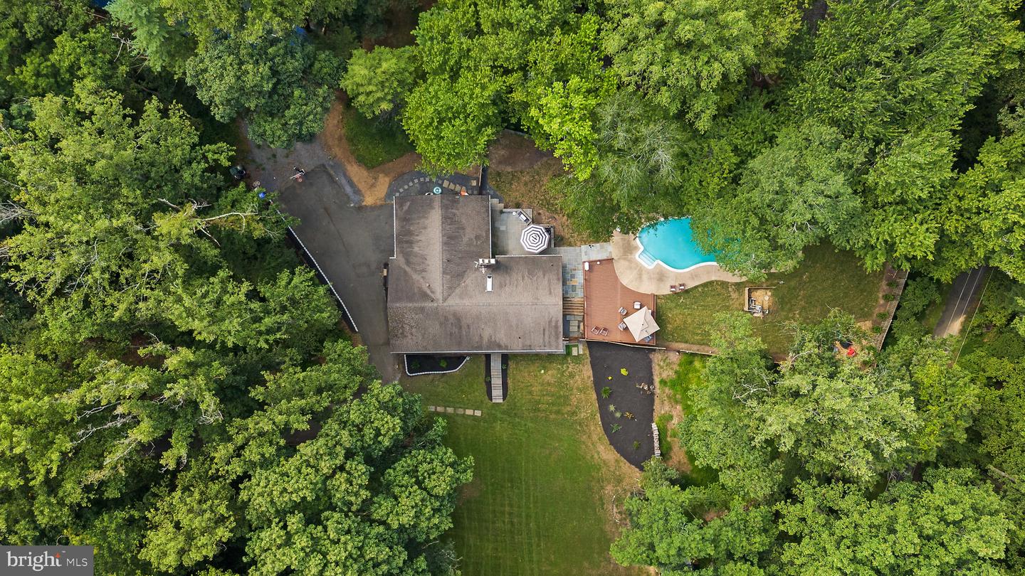 10204 Westford Dr Property Photo 3