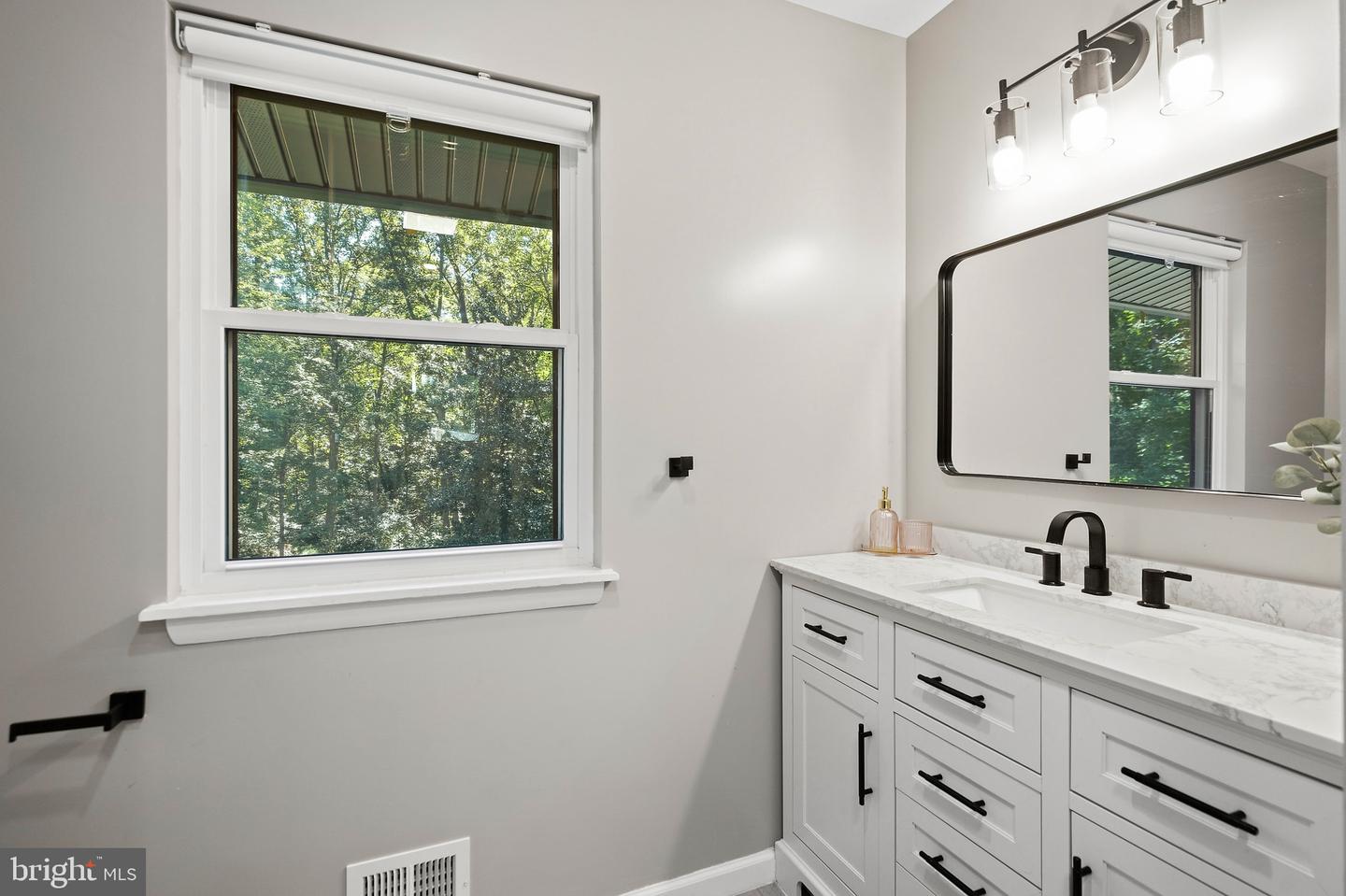 10204 Westford Dr Property Photo 32