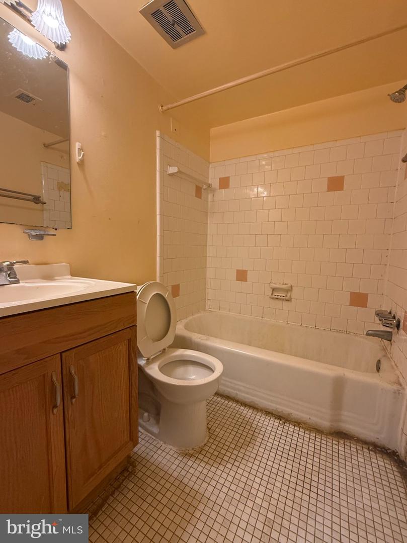7734 Donnybrook Ct #106 Property Photo 8