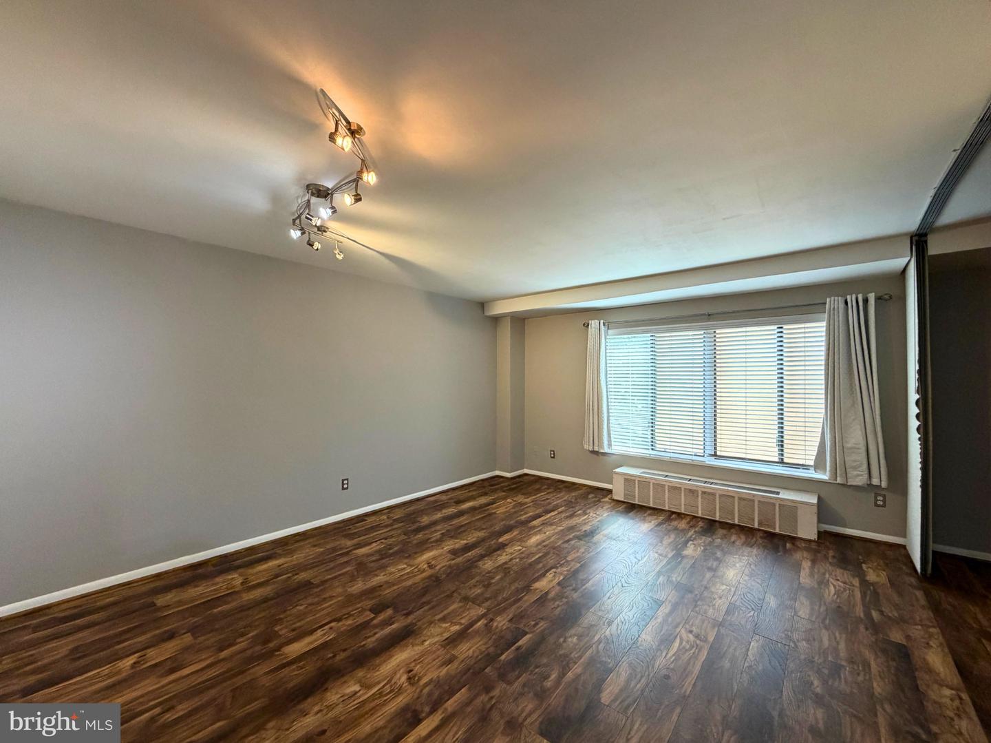 6001 Arlington Blvd #207 Property Photo 7