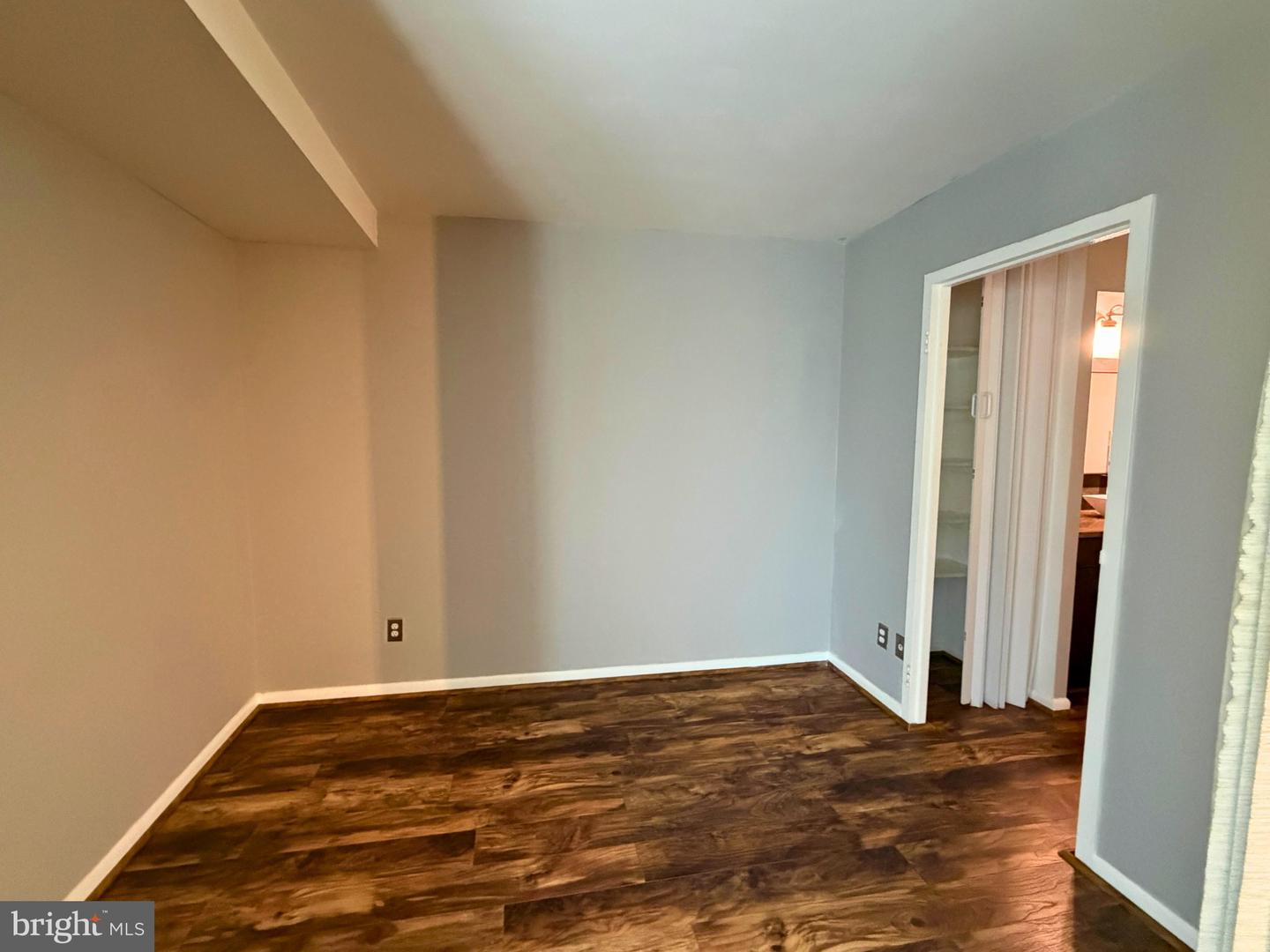 6001 Arlington Blvd #207 Property Photo 8