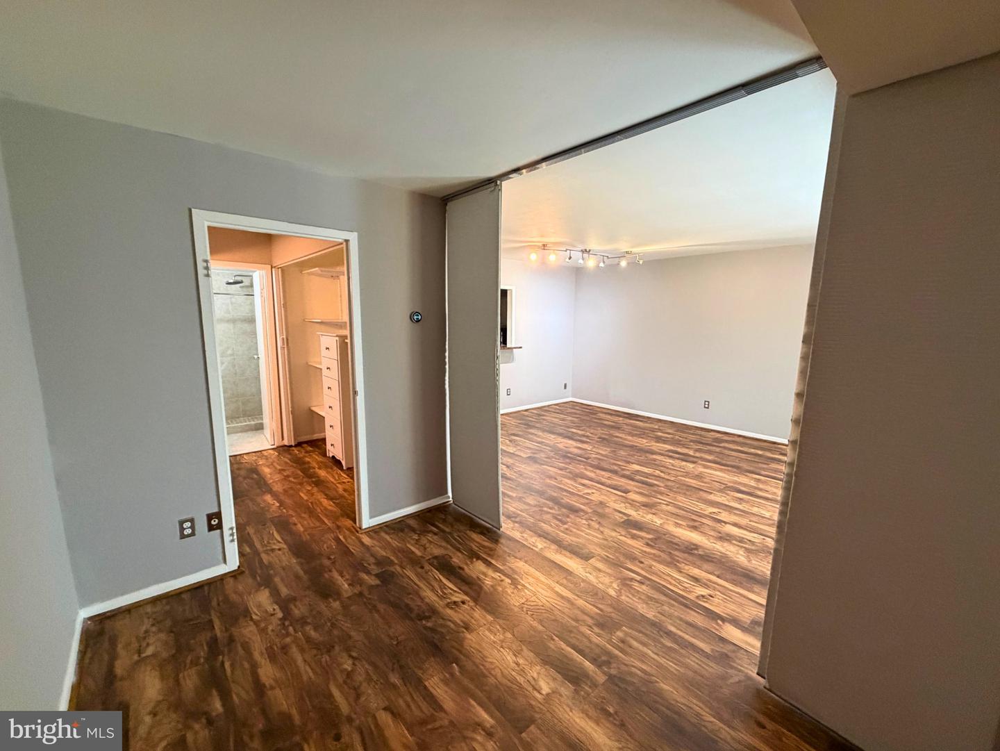 6001 Arlington Blvd #207 Property Photo 10