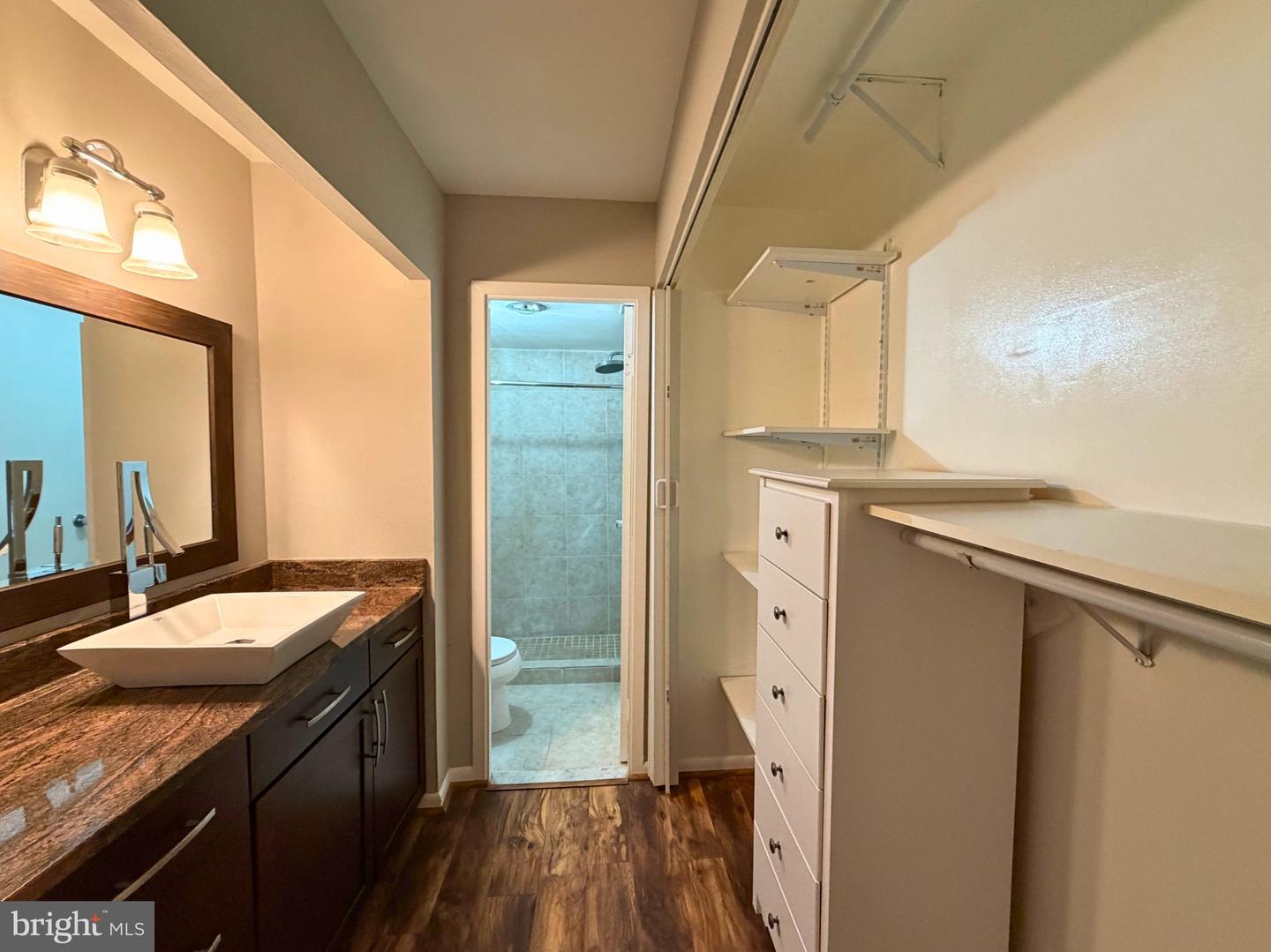 6001 Arlington Blvd #207 Property Photo 11