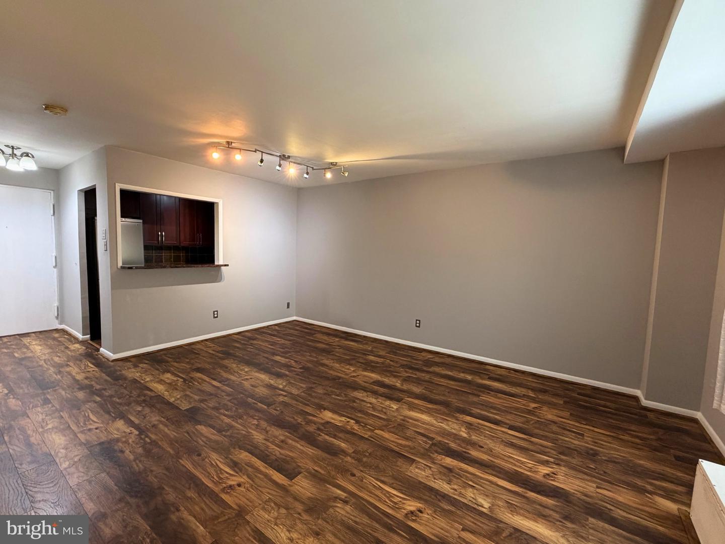 6001 Arlington Blvd #207 Property Photo 15