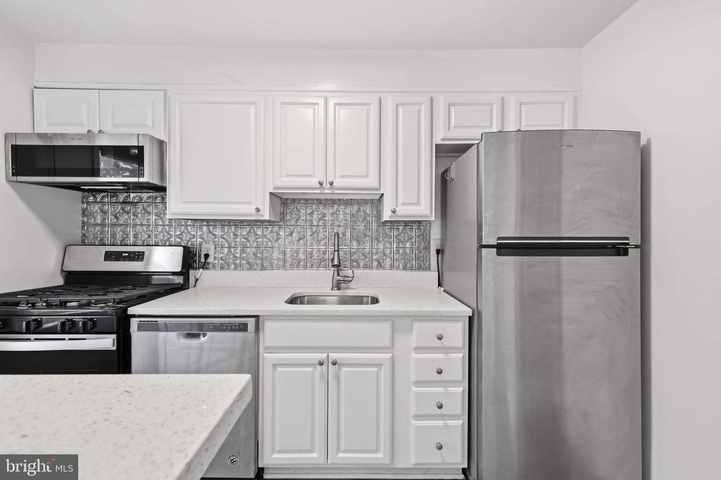 6604 10th St #c1 Property Photo 6