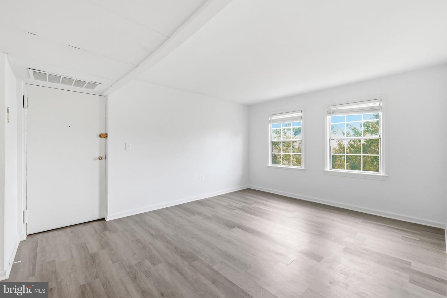 6604 10th St #c1 Property Photo 8